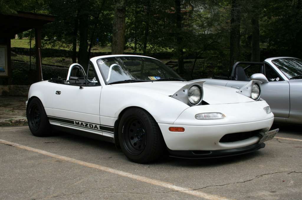  he was one of the first people to put Diamond Racing wheels on a Miata